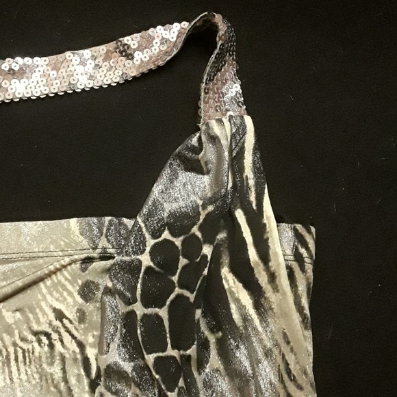 Animal print alter top blouse - Picture 3 of 6